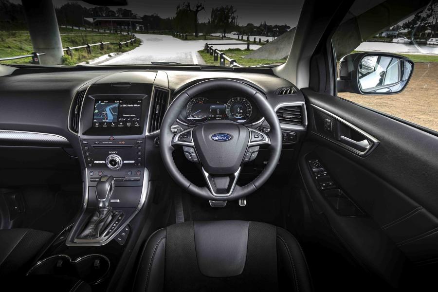 Торпедо Ford Edge ST-Line 2017 года  (UK) (фото 5 из 13)